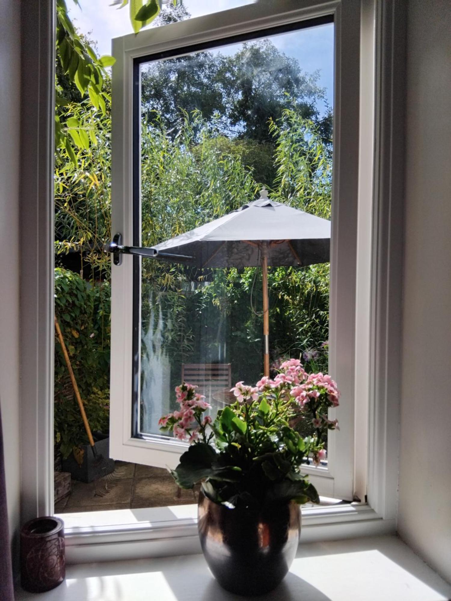 Post Office Row Apartment And Garden Крикхауэлл Экстерьер фото